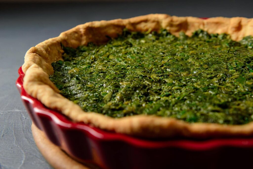 pesto z medvedieho cesnaku v slanom koláčí