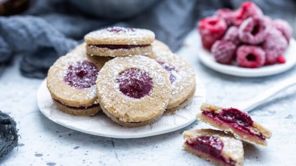 linecké koláčiky s malinovým džemom